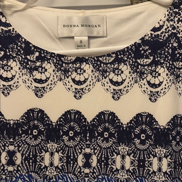 Elegant Blue and White Patterned Dress - Picture 4 of 4